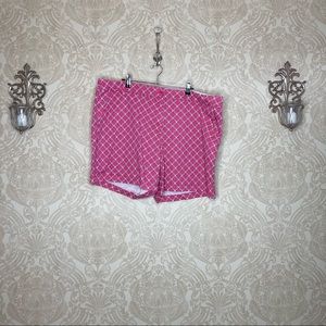 Crown & Ivy Pink Geometric Shaped Shorts